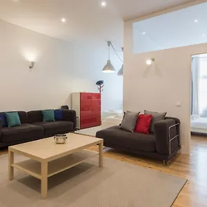 Lovelystay - Downtown Cosy Wonder Lisbona